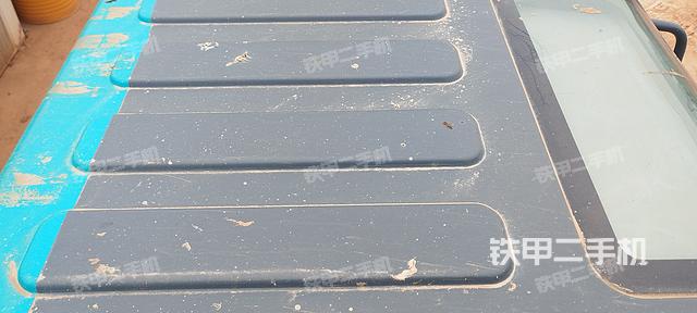 驾驶室顶部（整机外观）