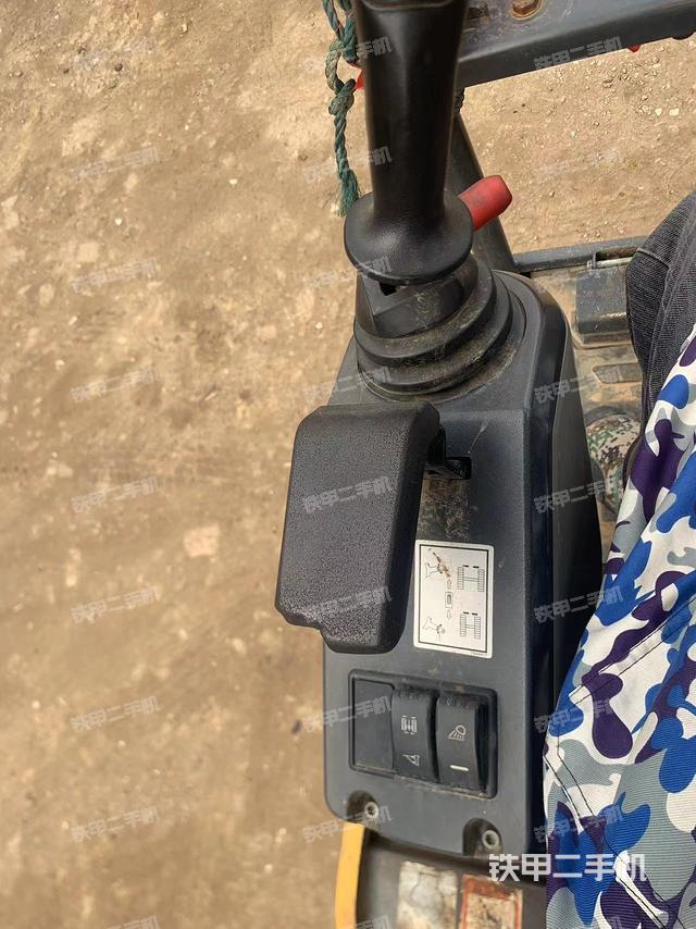 駕駛室整體（整機外觀）