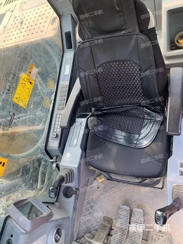 駕駛室整體（整機(jī)外觀）