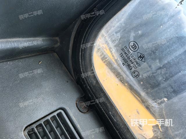 駕駛室正側(cè)（駕駛室部分）