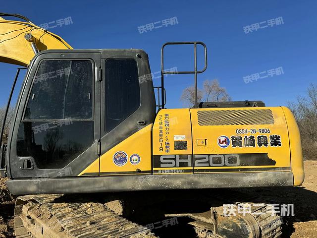 駕駛室頂部(整機外觀) 駕駛室頂部(整機外觀)