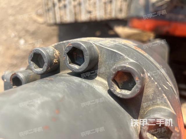 驾驶室顶部（整机外观）