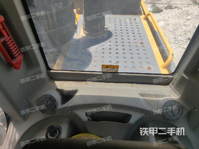 座椅后部(駕駛室部分) 座椅后部(駕駛室部分)