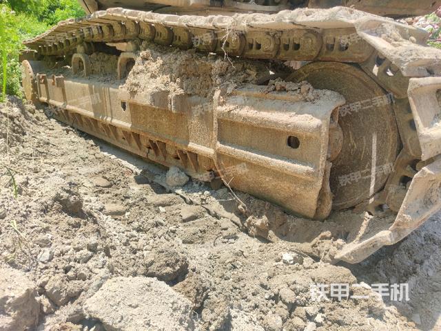 右側(cè)履帶整體(行走機(jī)構(gòu)) 右側(cè)履帶整體(行走機(jī)構(gòu))