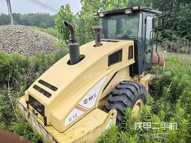 整機(jī)右側(cè)（設(shè)備外觀及核心部件）