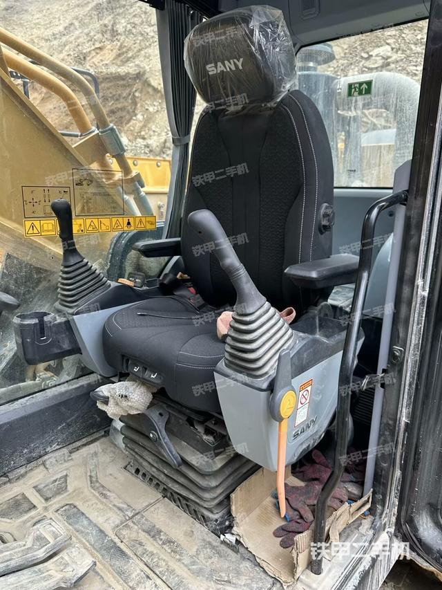 駕駛室整體（整機(jī)外觀）