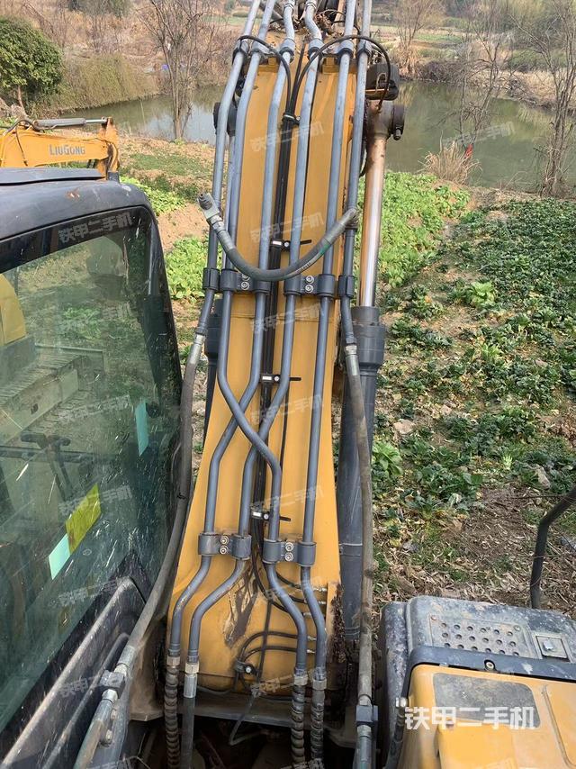 駕駛室頂部（整機(jī)外觀）