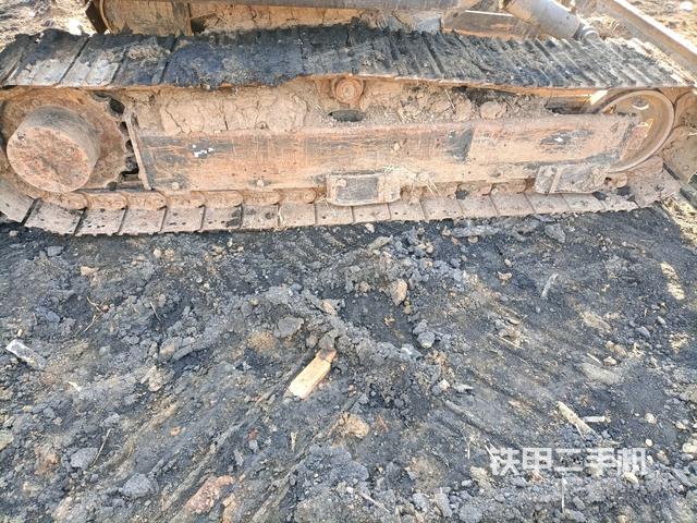 右側(cè)履帶整體?（行走機(jī)構(gòu)）