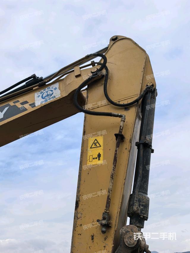 大臂油缸整體?豎拍（工作和回轉(zhuǎn)裝置）