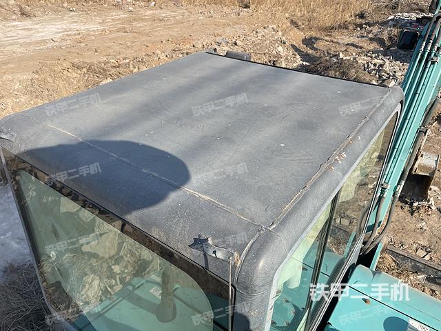 驾驶室顶部（整机外观）