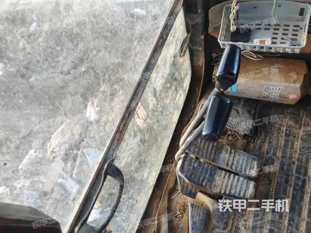 座椅右側(cè)控制臺/鑰匙門/油門/含右手柄（駕駛室部分）