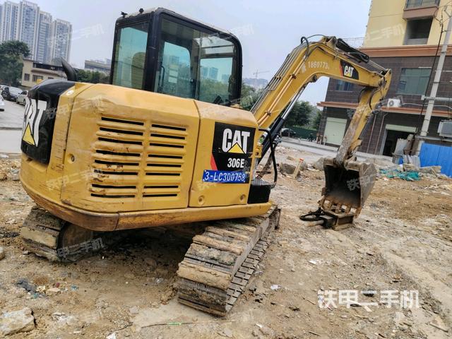 右前45(整機(jī)外觀) 右前45(整機(jī)外觀)