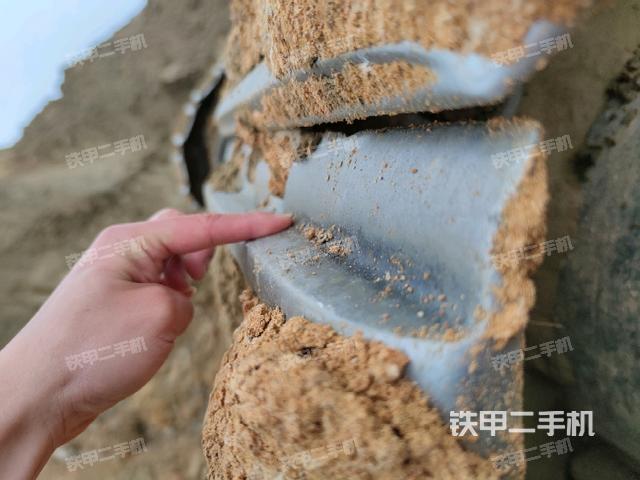 左托鏈輪和鏈筋(行走機構(gòu)) 左托鏈輪和鏈筋(行走機構(gòu))