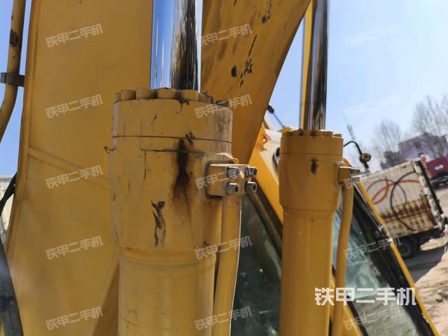 大臂油缸整體?豎拍(工作和回轉(zhuǎn)裝置) 大臂油缸整體?豎拍(工作和回轉(zhuǎn)裝置)