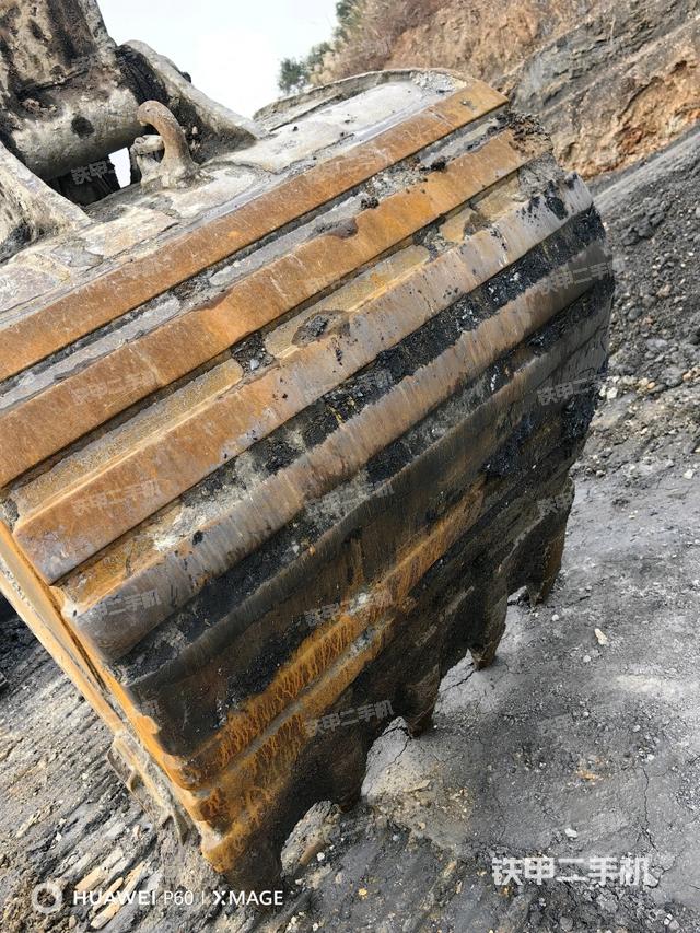 鏟斗右后整體（工作和回轉(zhuǎn)裝置）