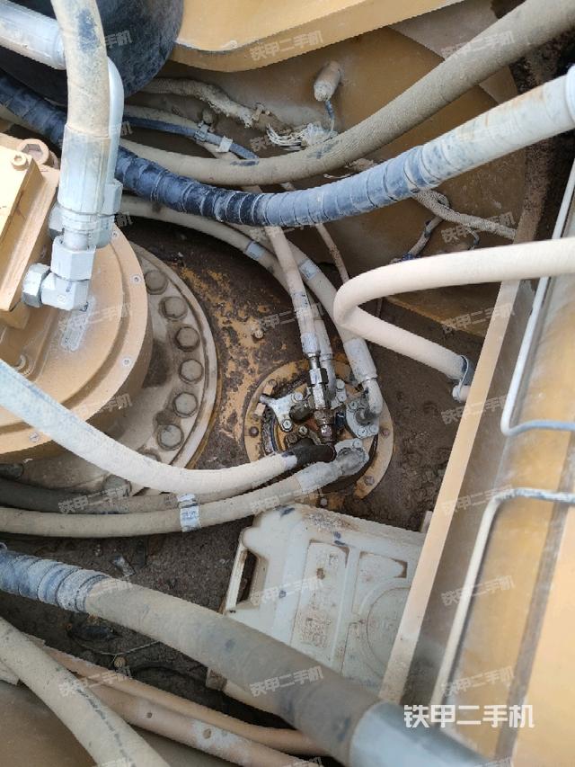 中央回轉(zhuǎn)接頭特寫(上車部件) 中央回轉(zhuǎn)接頭特寫(上車部件)