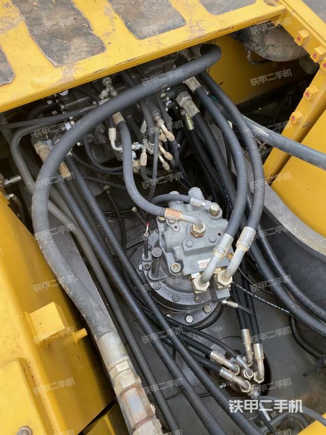 回轉(zhuǎn)馬達(dá)（上車部件）