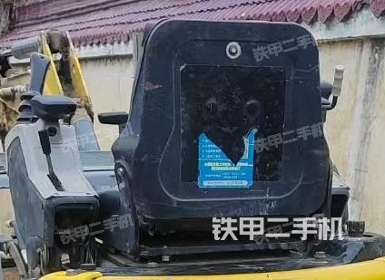 駕駛室頂部(整機外觀) 駕駛室頂部(整機外觀)