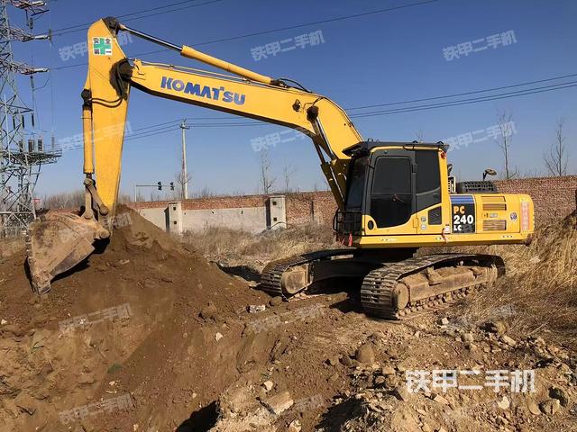 駕駛室頂部(整機外觀) 駕駛室頂部(整機外觀)