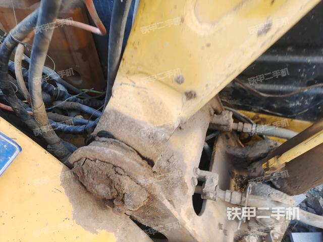 轉(zhuǎn)盤和下車架正前（工作和回轉(zhuǎn)裝置）