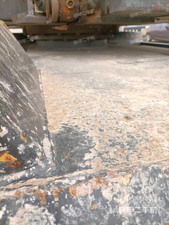 轉(zhuǎn)盤和下車架正前(工作和回轉(zhuǎn)裝置) 轉(zhuǎn)盤和下車架正前(工作和回轉(zhuǎn)裝置)