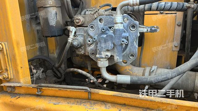 液壓泵斜45?左（大件艙室）