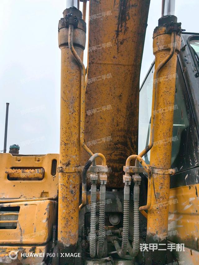 大臂油缸整體?豎拍（工作和回轉(zhuǎn)裝置）