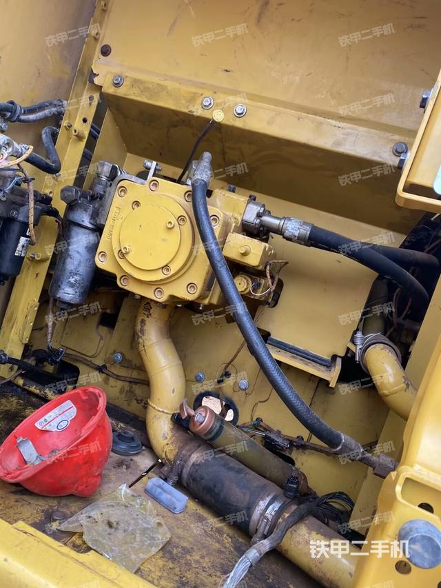 液壓泵斜45?左（大件艙室）