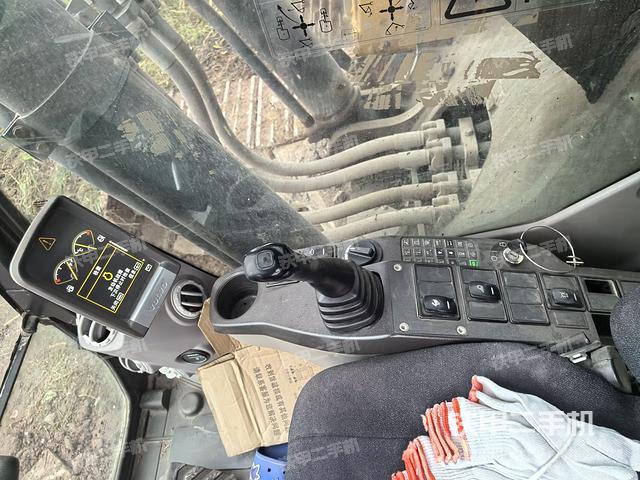 驾驶室整体（整机外观）