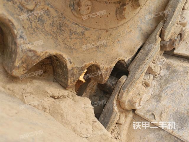 右側(cè)履帶整體?（行走機(jī)構(gòu)）