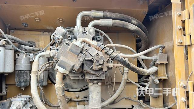 液壓泵斜45?右(大件艙室) 液壓泵斜45?右(大件艙室)