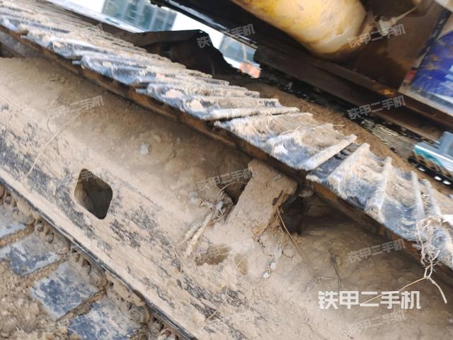 左驅(qū)動輪（行走機(jī)構(gòu)）