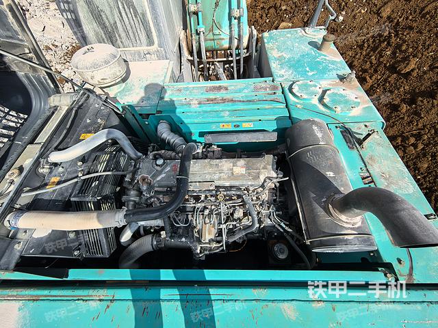 發(fā)動(dòng)機(jī)整體俯視(整機(jī)外觀) 發(fā)動(dòng)機(jī)整體俯視(整機(jī)外觀)