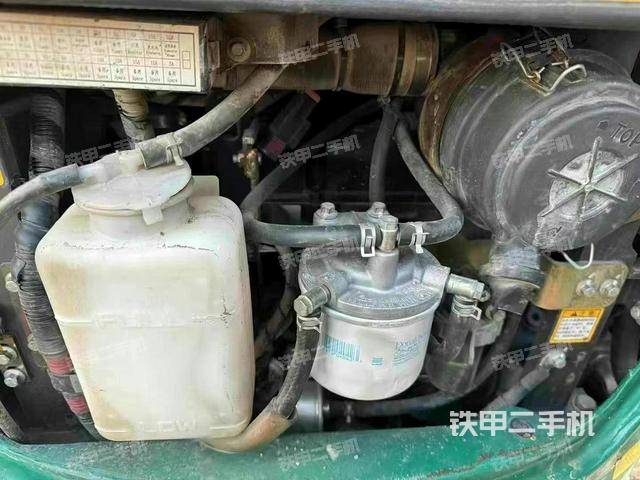 發(fā)動(dòng)機(jī)整體俯視(整機(jī)外觀) 發(fā)動(dòng)機(jī)整體俯視(整機(jī)外觀)