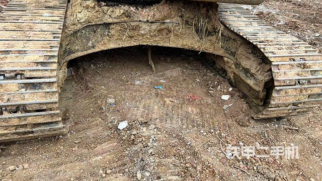 轉(zhuǎn)盤和下車架正前（工作和回轉(zhuǎn)裝置）