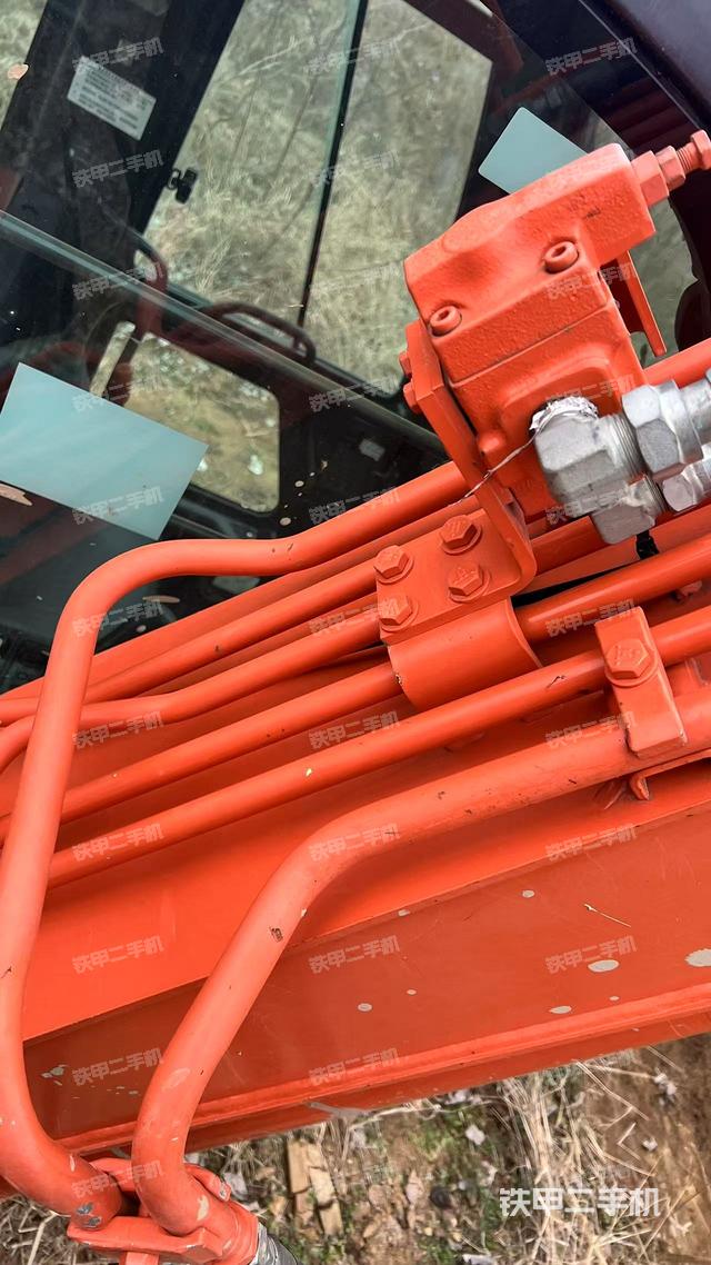 大臂背部俯視（工作和回轉(zhuǎn)裝置）