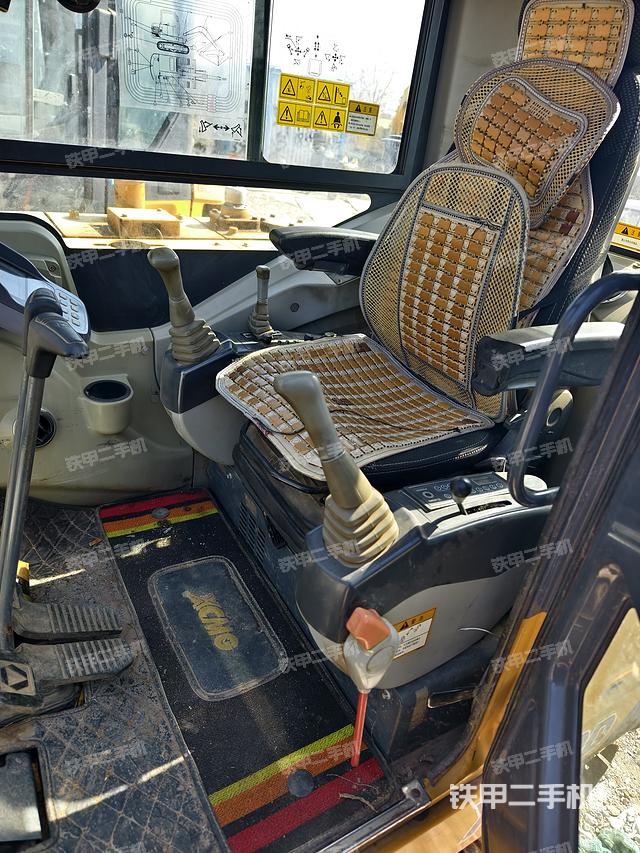 驾驶室整体（整机外观）