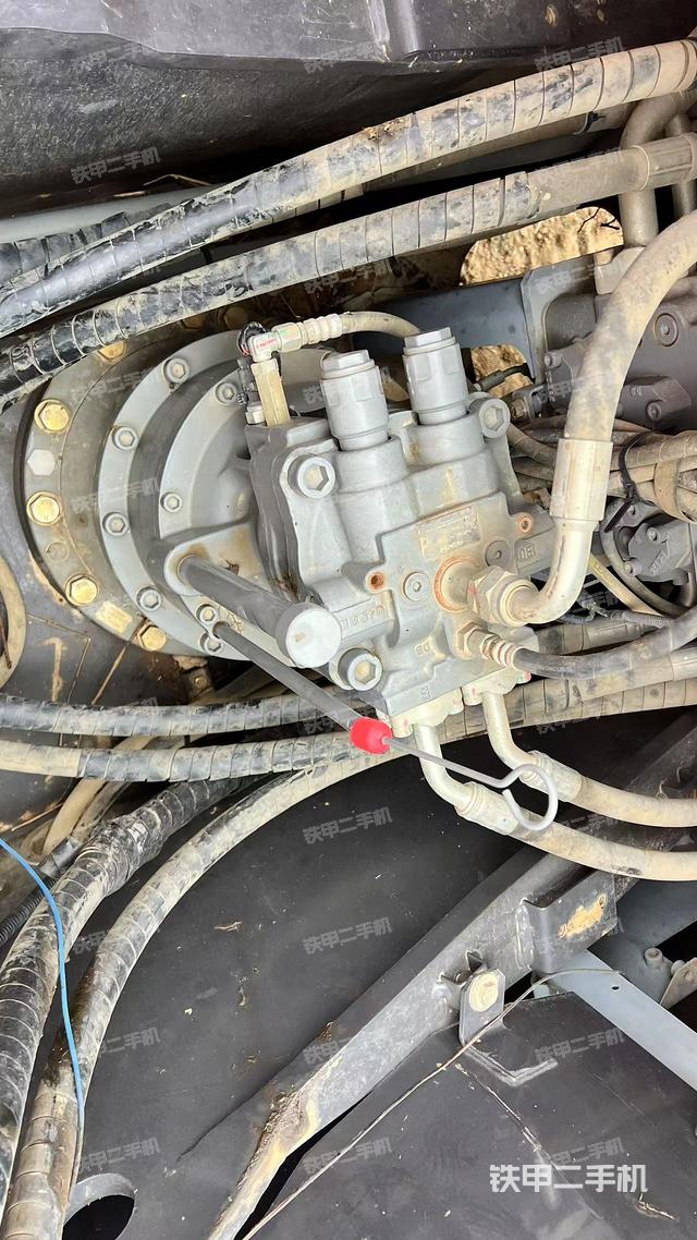 回轉(zhuǎn)馬達（上車部件）