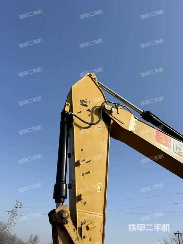 小臂整體左后(工作和回轉(zhuǎn)裝置) 小臂整體左后(工作和回轉(zhuǎn)裝置)