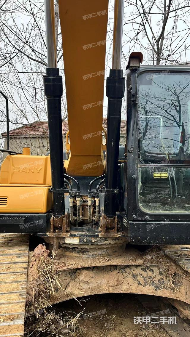 大臂油缸整體?豎拍（工作和回轉(zhuǎn)裝置）