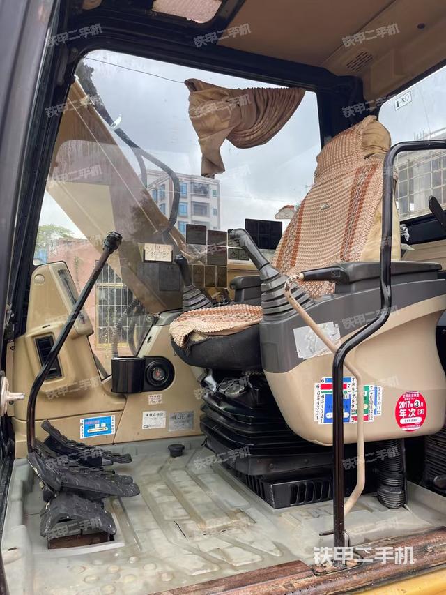 驾驶室整体（整机外观）