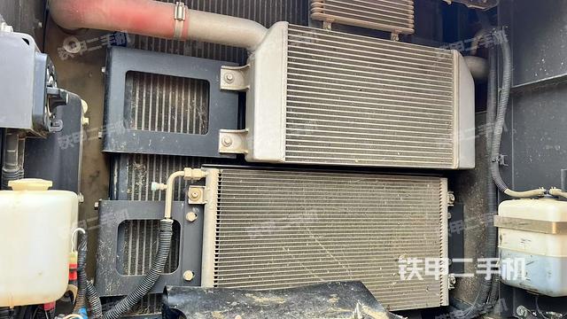散熱器正面(大件艙室) 散熱器正面(大件艙室)