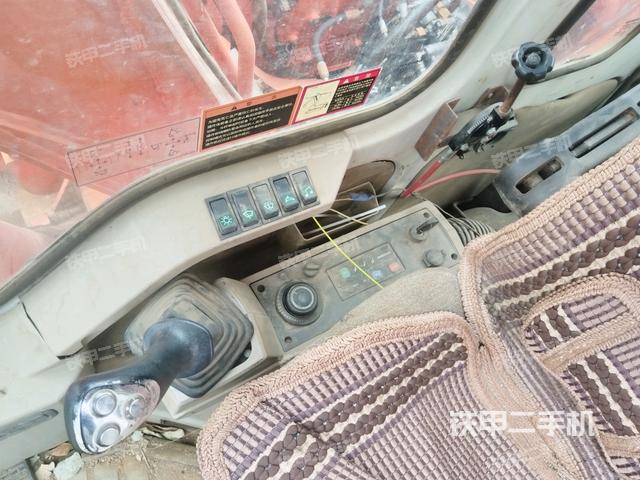 座椅左侧控制台/音响/含左手柄（驾驶室部分）