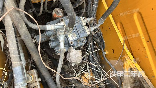 回轉(zhuǎn)馬達(dá)（上車部件）