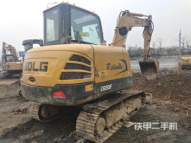 整機(jī)右后45°(整機(jī)外觀) 整機(jī)右后45°(整機(jī)外觀)