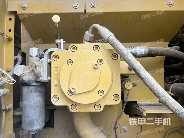 液壓泵艙室正面整體（整機(jī)外觀）