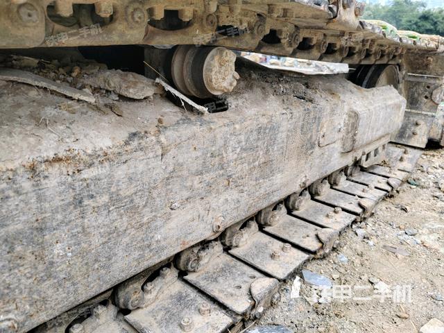 左驅(qū)動(dòng)輪(行走機(jī)構(gòu)) 左驅(qū)動(dòng)輪(行走機(jī)構(gòu))