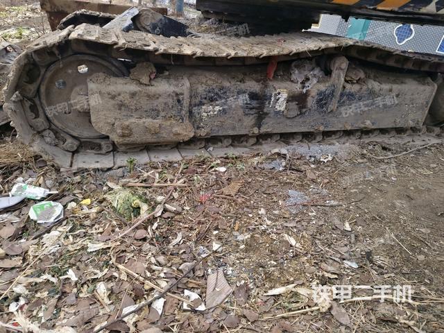 單側(cè)履帶整體(整機(jī)外觀) 單側(cè)履帶整體(整機(jī)外觀)