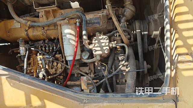 發(fā)動機右側(cè)（整機外觀及大件）