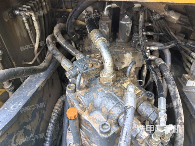 駕駛室頂部俯視（上車部件）